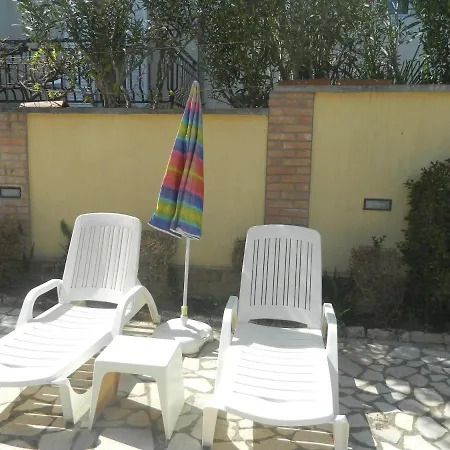 Vanda アパート ポレッチ